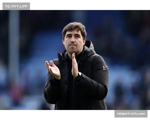 伊劳拉执掌伯恩茅斯，攻防平衡展现出色调度