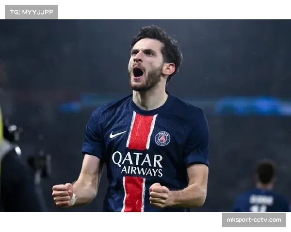 克瓦拉茨赫利亚门线解围,力保巴黎圣日耳曼球门不失 克瓦拉茨赫利亚门线解围,力保巴黎圣日耳曼球门不失