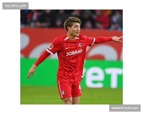 法兰克福vs美因茨：堂安律进球后模仿C罗庆祝